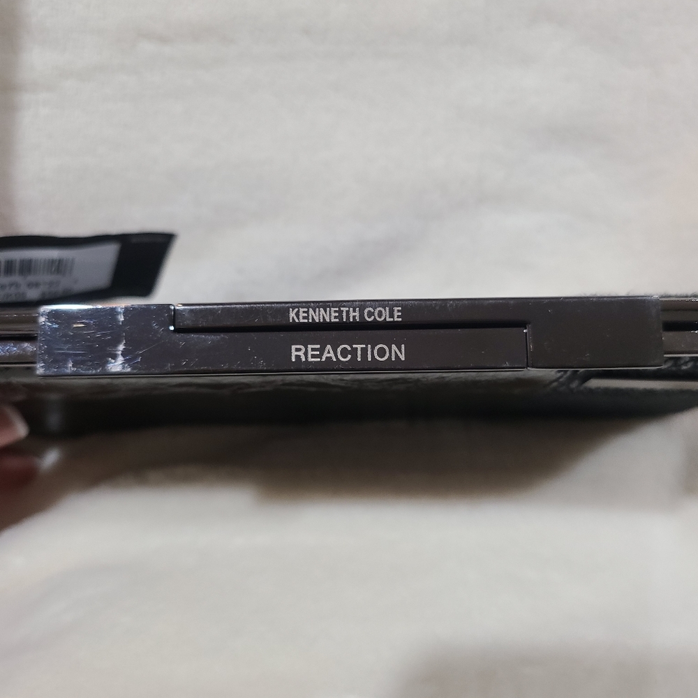 KENNETH COLE REACTION - Picture 2 of 12